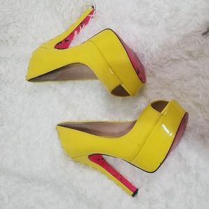 Bestsy Johnson Yellow Open Toe Heels size 8.5